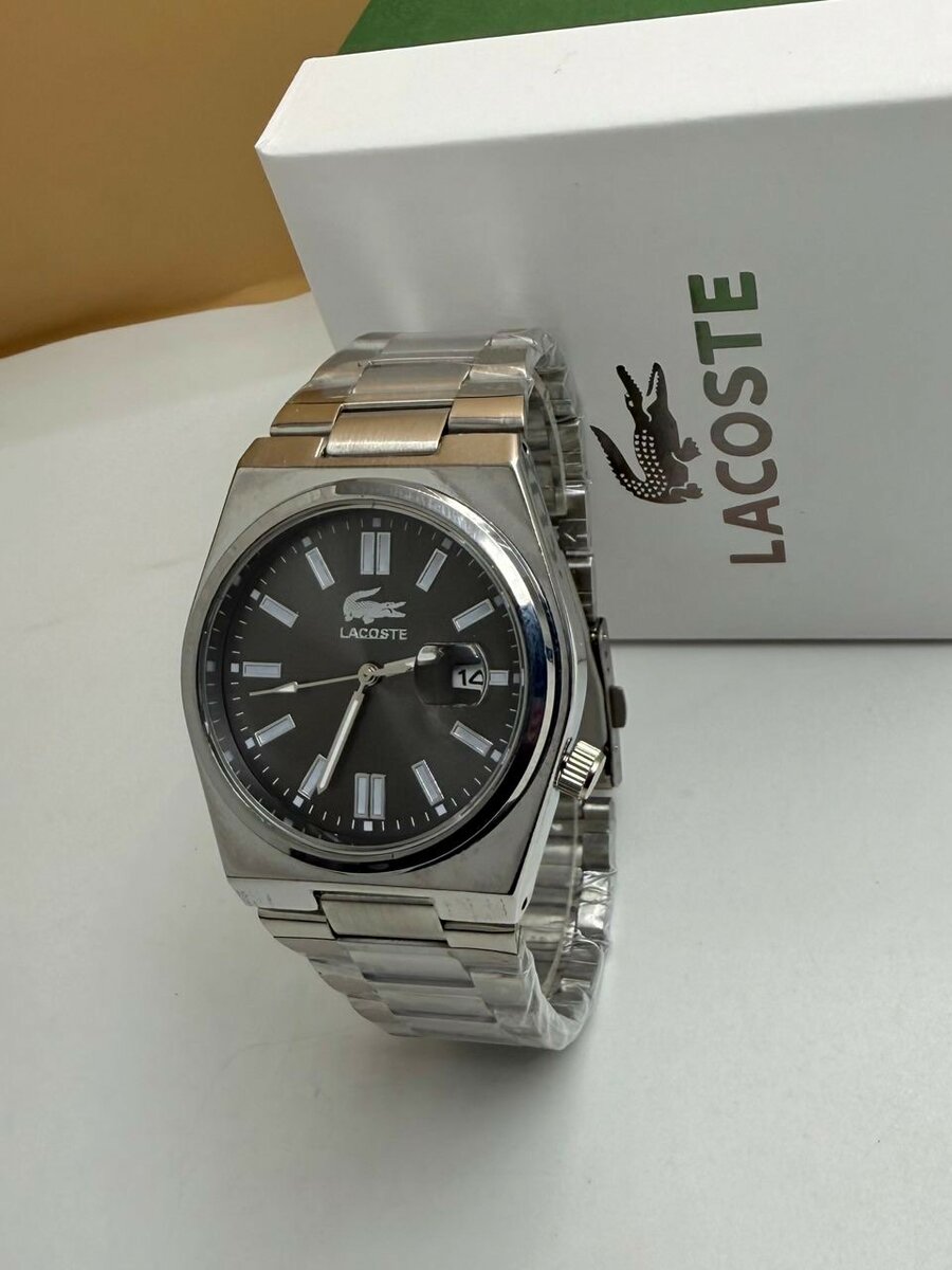 Montre Lacoste en acier inoxydable