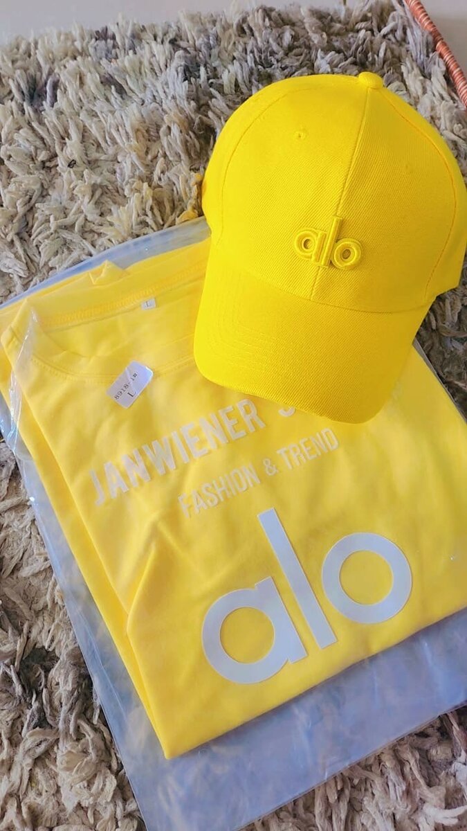 Ensemble Casquette et T-shirt Coloré Alo