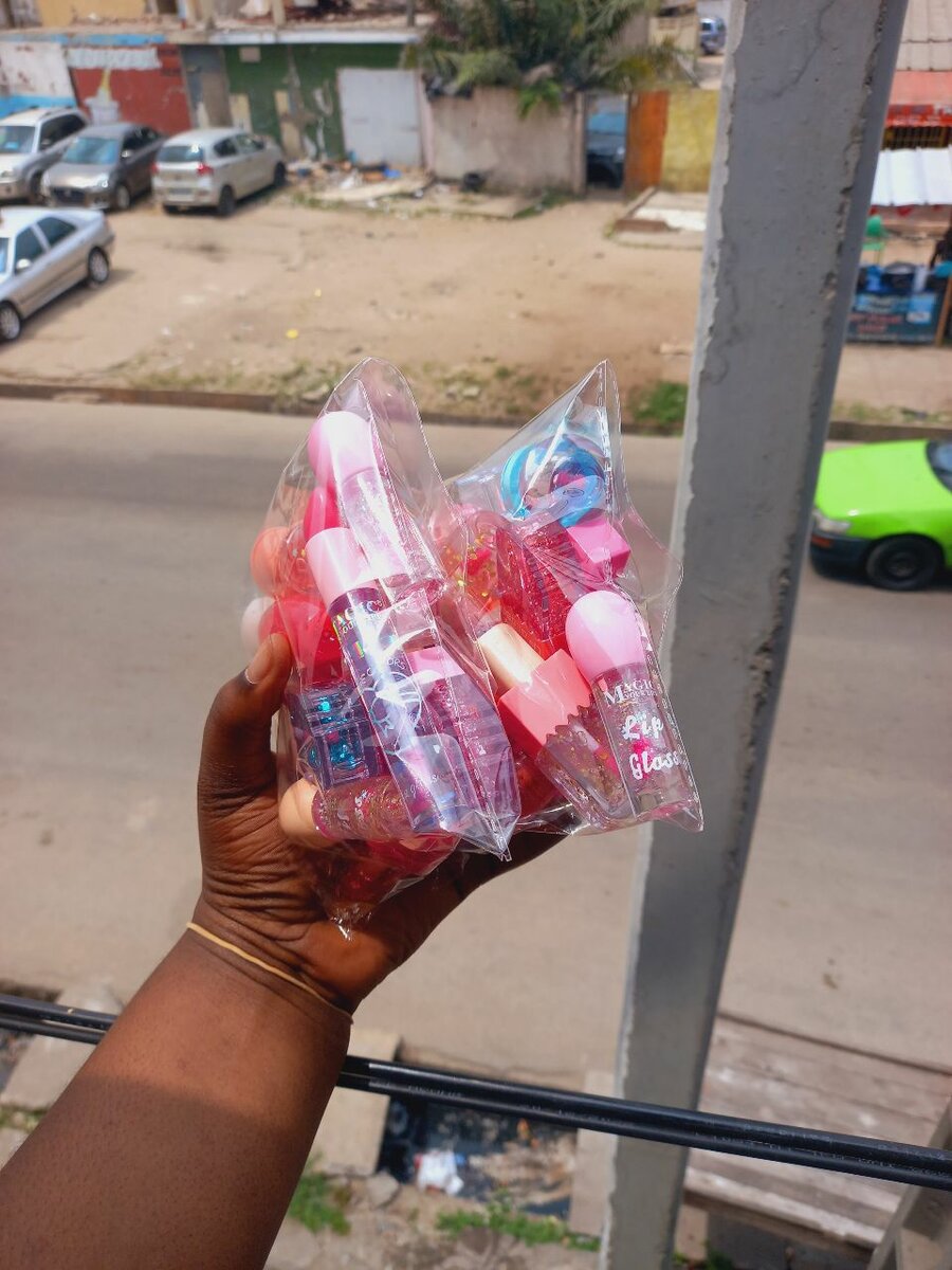 12 Brillant à Lèvres Éclatant