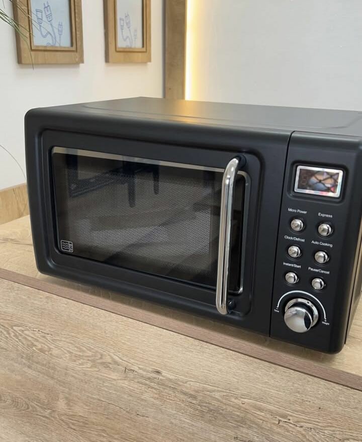 20L Dunelm retro microwave