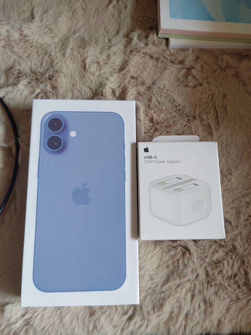 iPhone 16avec adaptateur USB-C