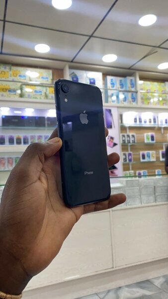 iPhone XR 64giga casineuf, tout est dorigine