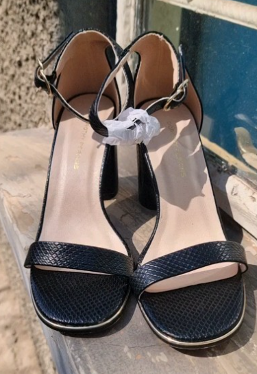 shoes gloss patent heel