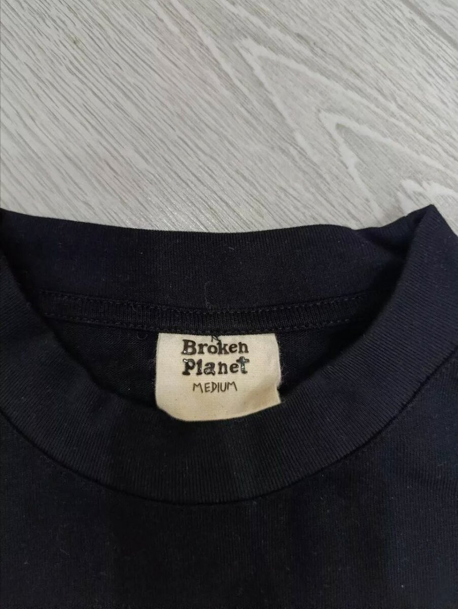 Long sleeve Broken Planet Speed of light