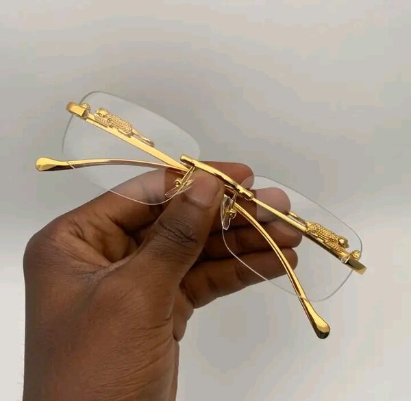 Lunettes de luxe dorées