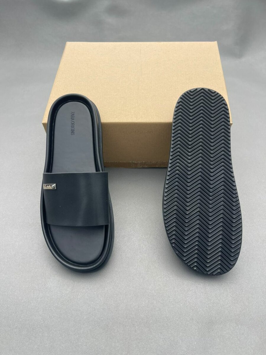 Claquettes noires confortables