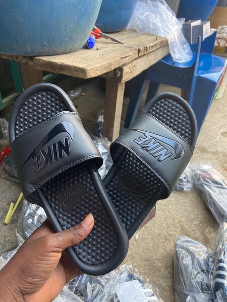 Claquettes confortables Nike