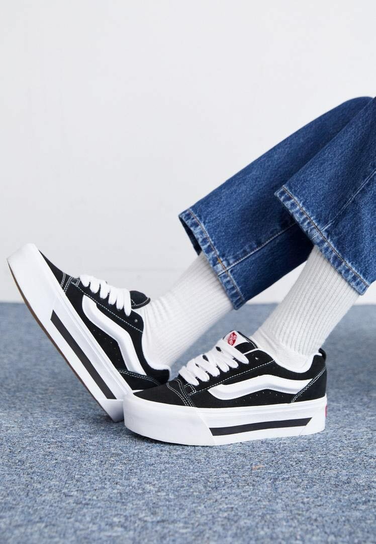 Vans knU