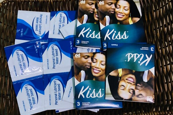 12 Préservatifs +12 lubrifiant