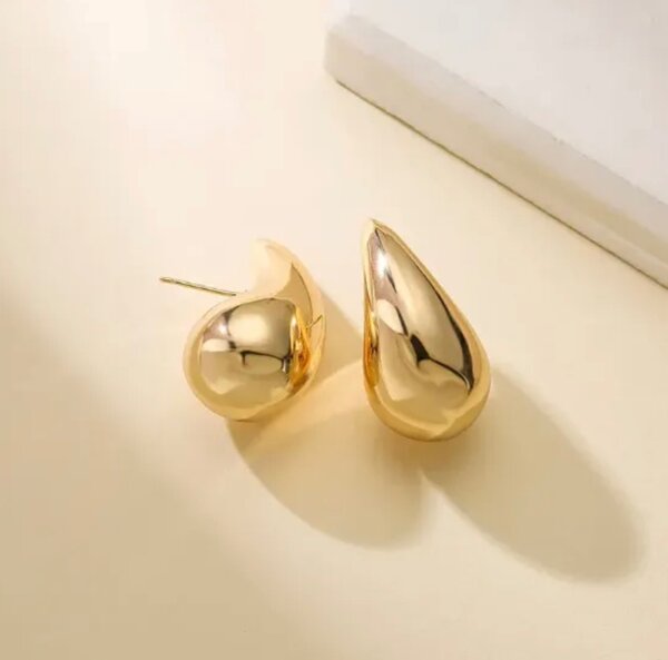Gold Earings.