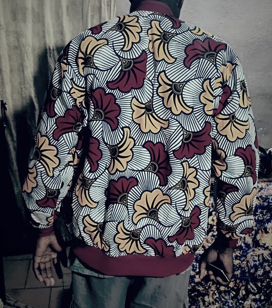 Veste à motif africain vibrante