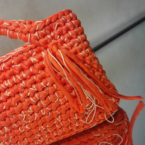 Sac à main en crochet vibrant