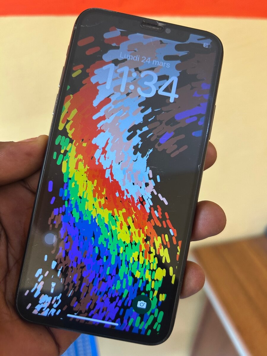 IPHONE X. 64G SANS ID