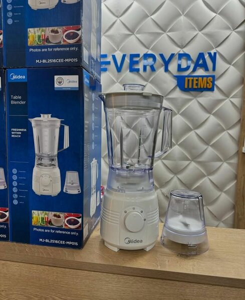 Midea table blender