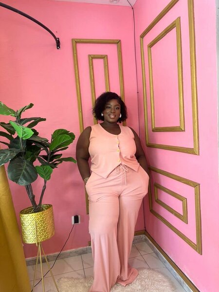 Femmes costume rose tendre gilet et pantalon