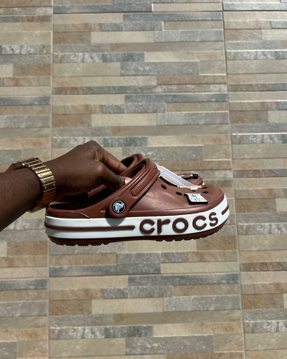 Stylish and comfortable men's crocs