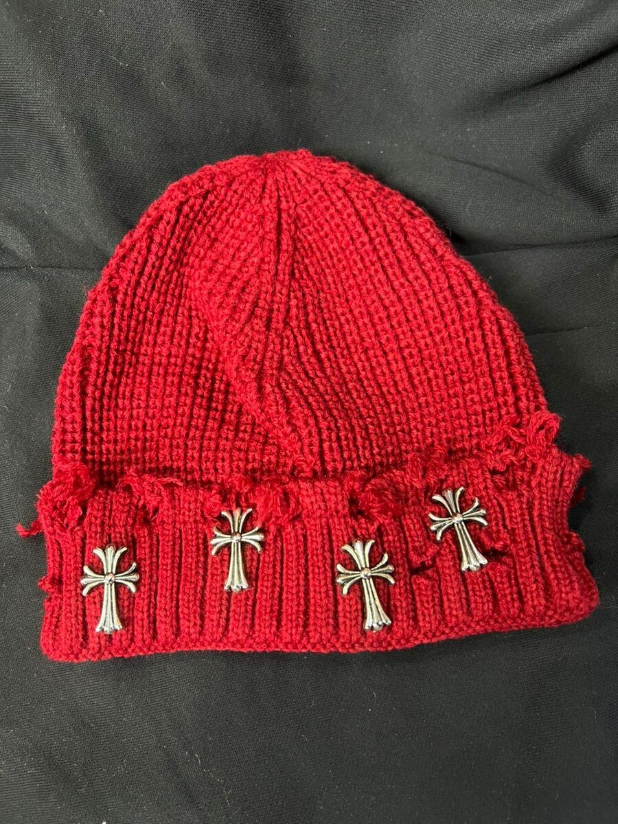 Bonnets en tricot style croix