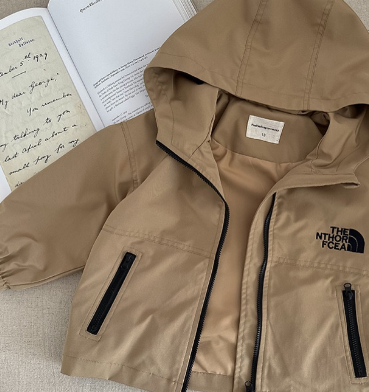 Стильная куртка весна