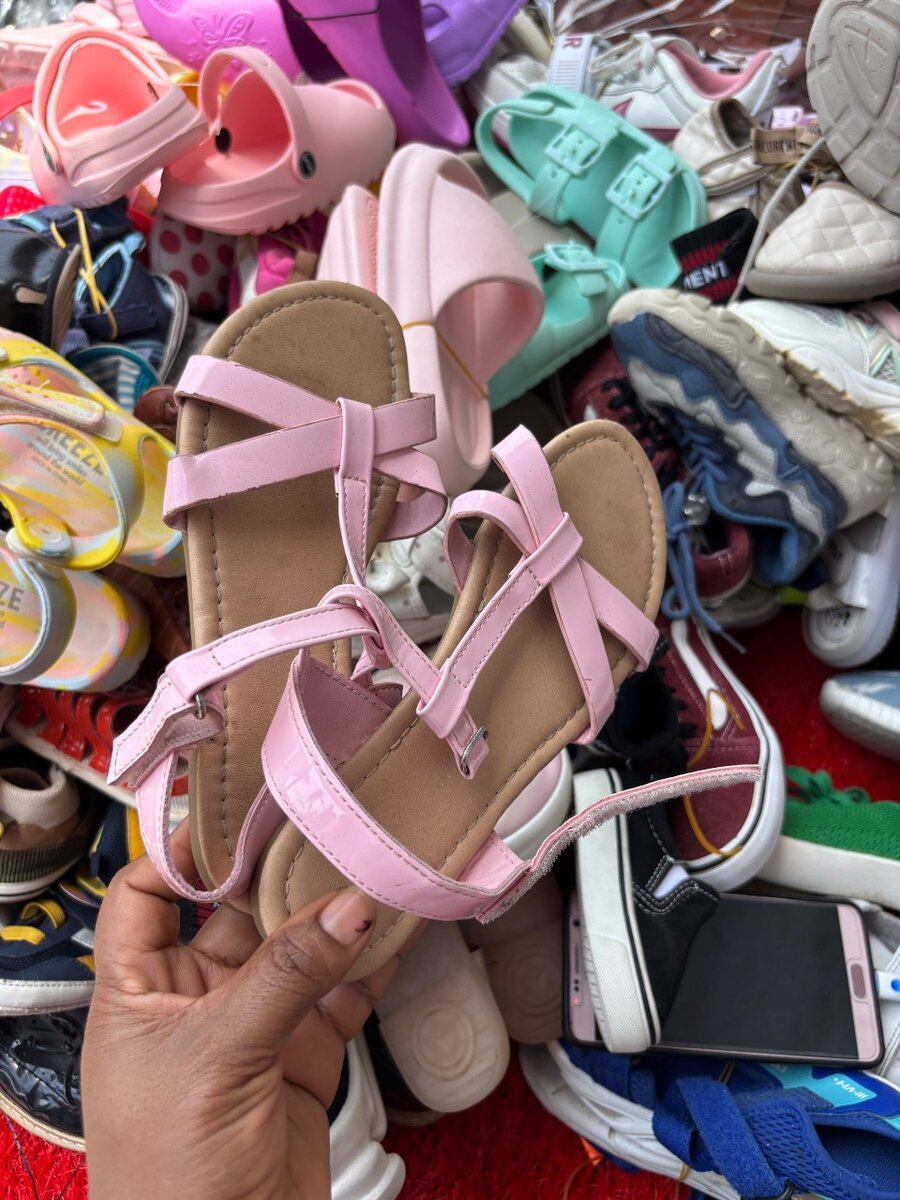 Kinds sandals