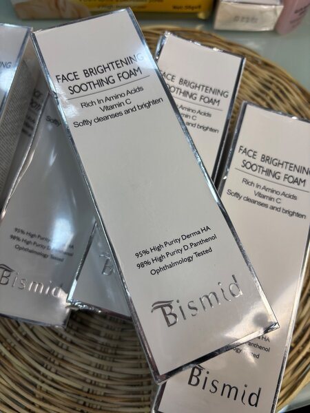 Mousse Nettoyante Éclaircissante Bismid