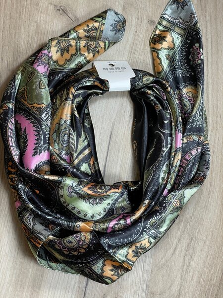 Women scarf
