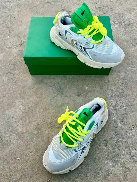 Paire lacoste