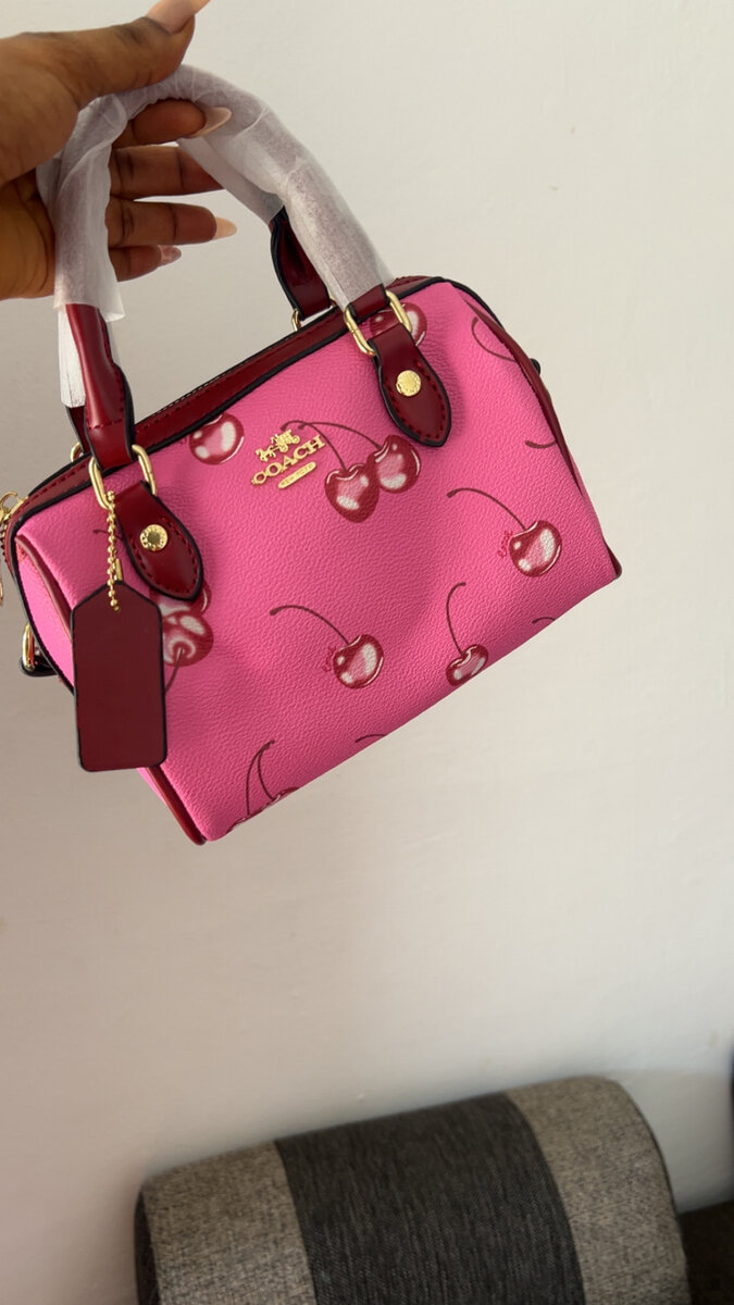 Sac à main cerises rose