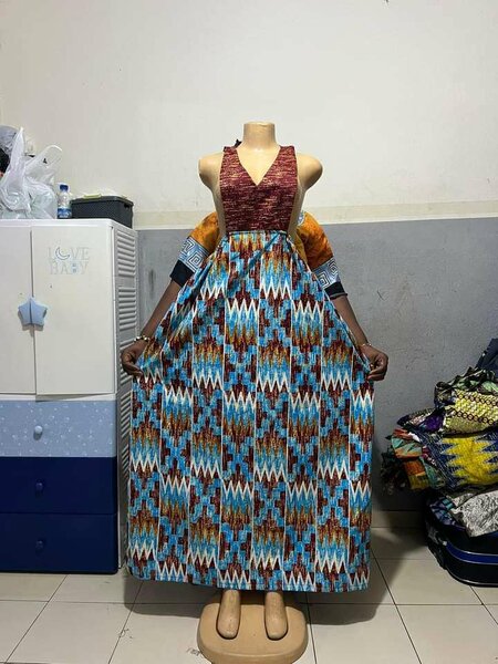 Robe disponible a 8000fr