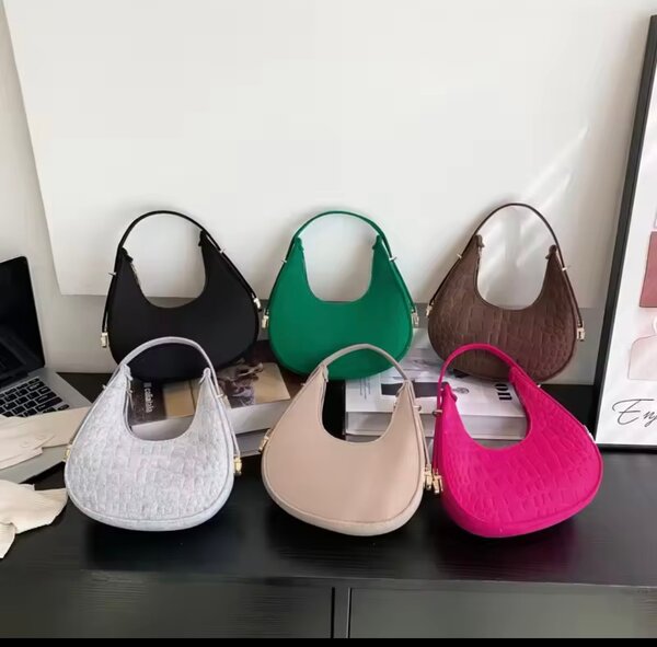 Sac à main demi-lune chic