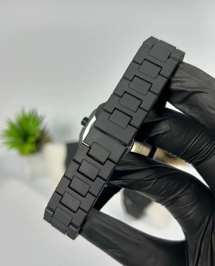Montre bracelet en silicone noir