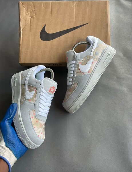 NIKE AIR FORCE 1