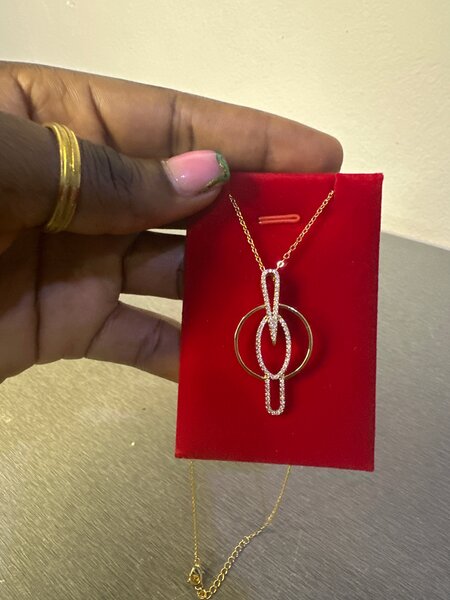 Collier Pendentif Élégant