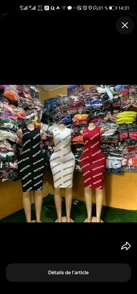 Robe moulante rayée élégante