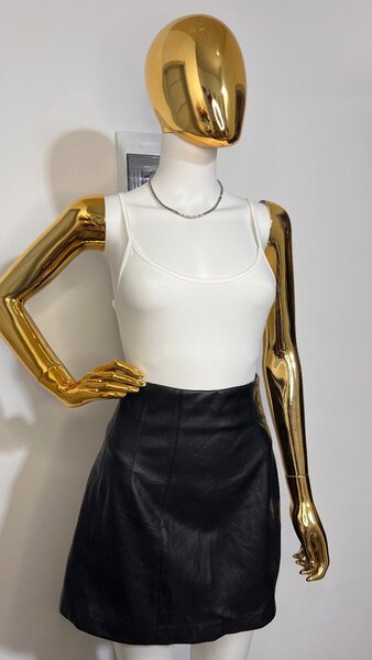 Jupe en cuir chic noire