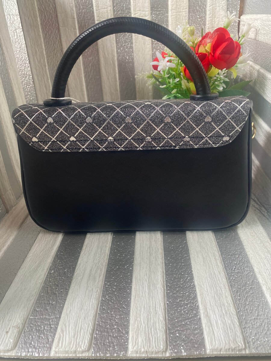 Sac à main élégant noir