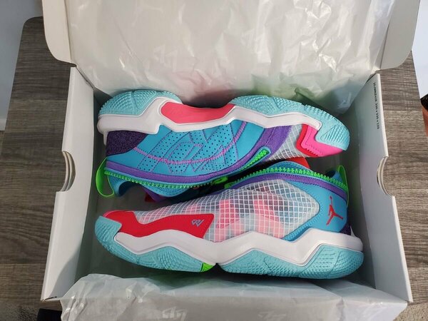 JORDAN WHY NOT ZER0.6 CHILDHO