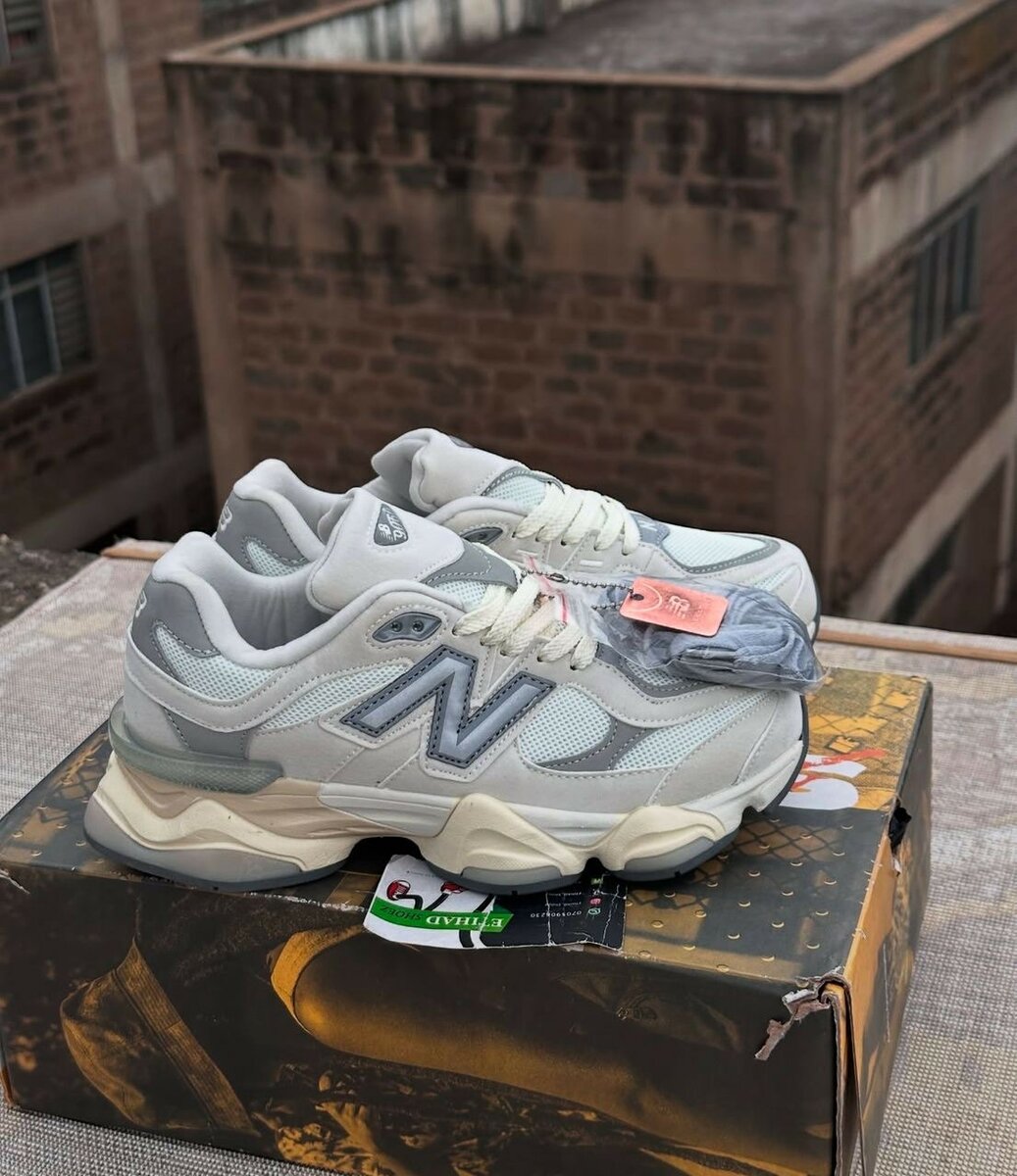 NEW BALANCE 9060