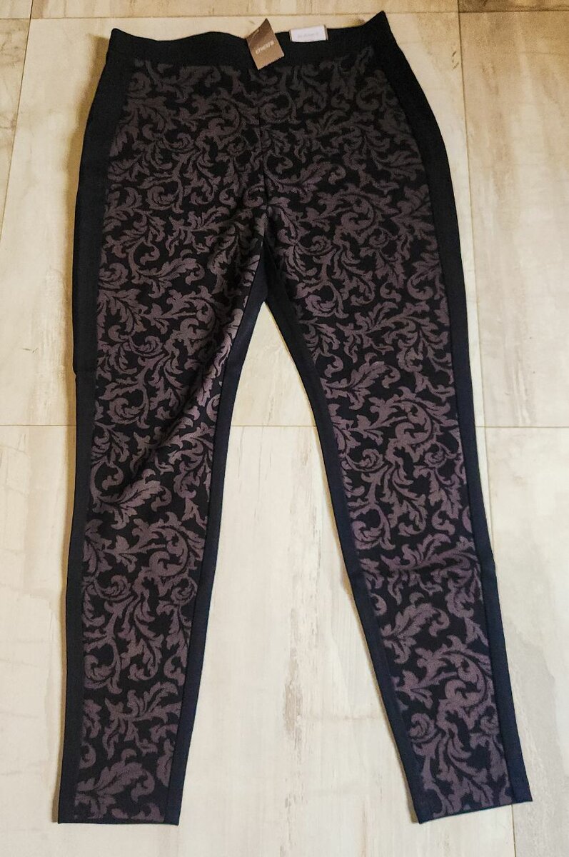 CHICO'S Regal Damask Pieced Ponte Thick Fabric Leggings