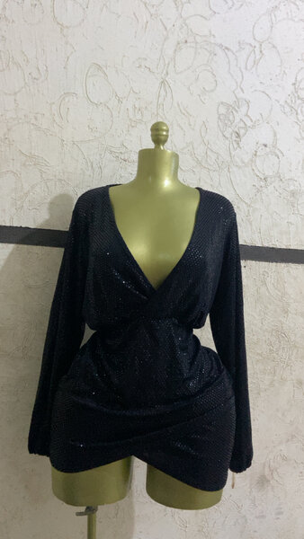 Robe noire élégante paillettes