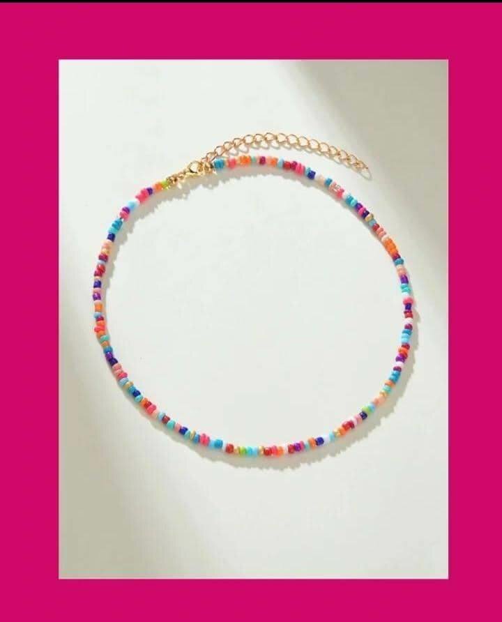 Collier de perles colorées