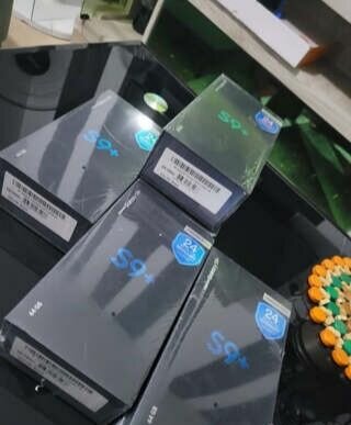 Samsung galaxy s9+ plus 128Go double sim neuf scellé