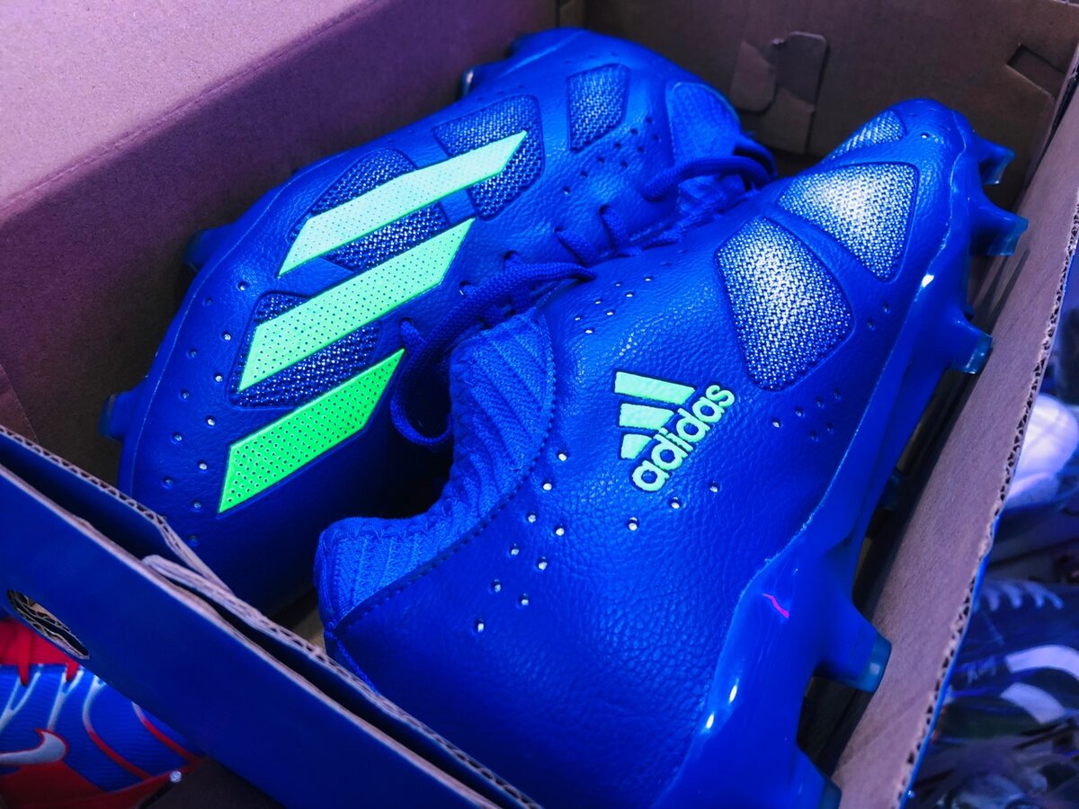 Soccer boots
