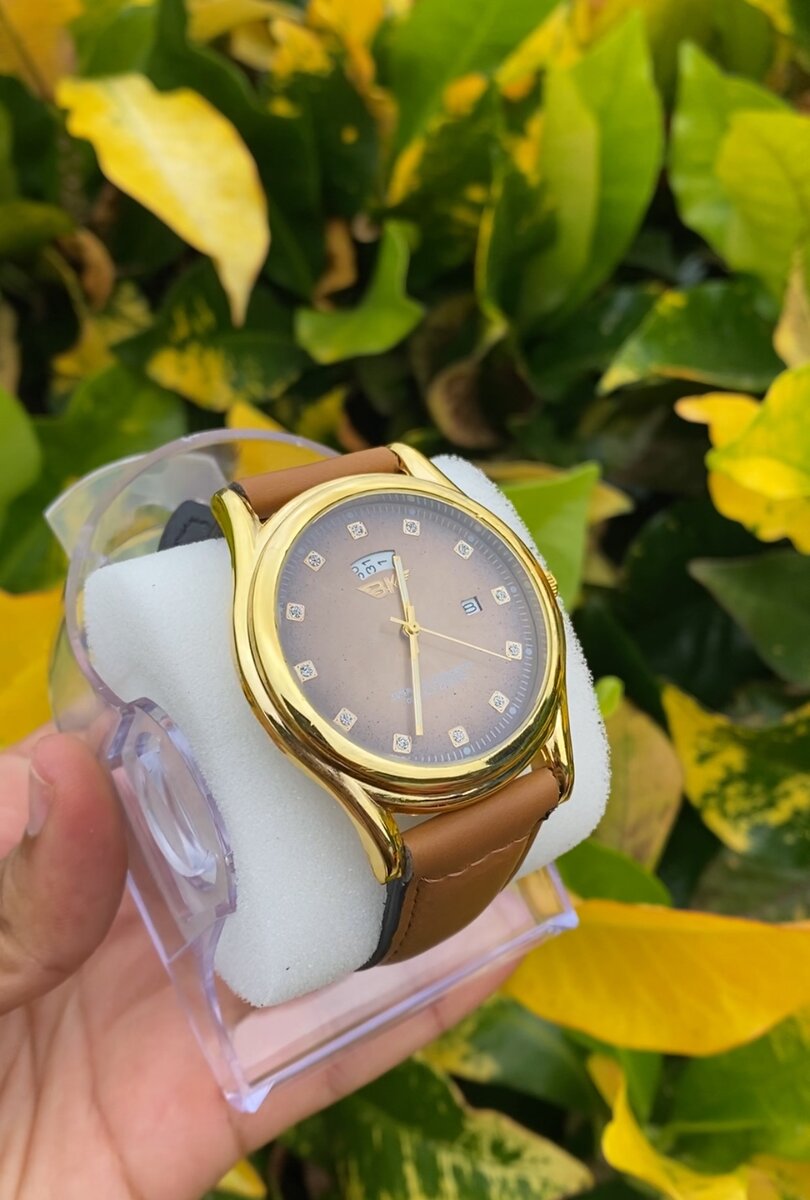 Branded leather wrist watch for men