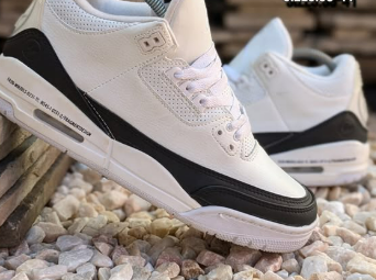 Nike Air Jordan 3 Retro OG's 