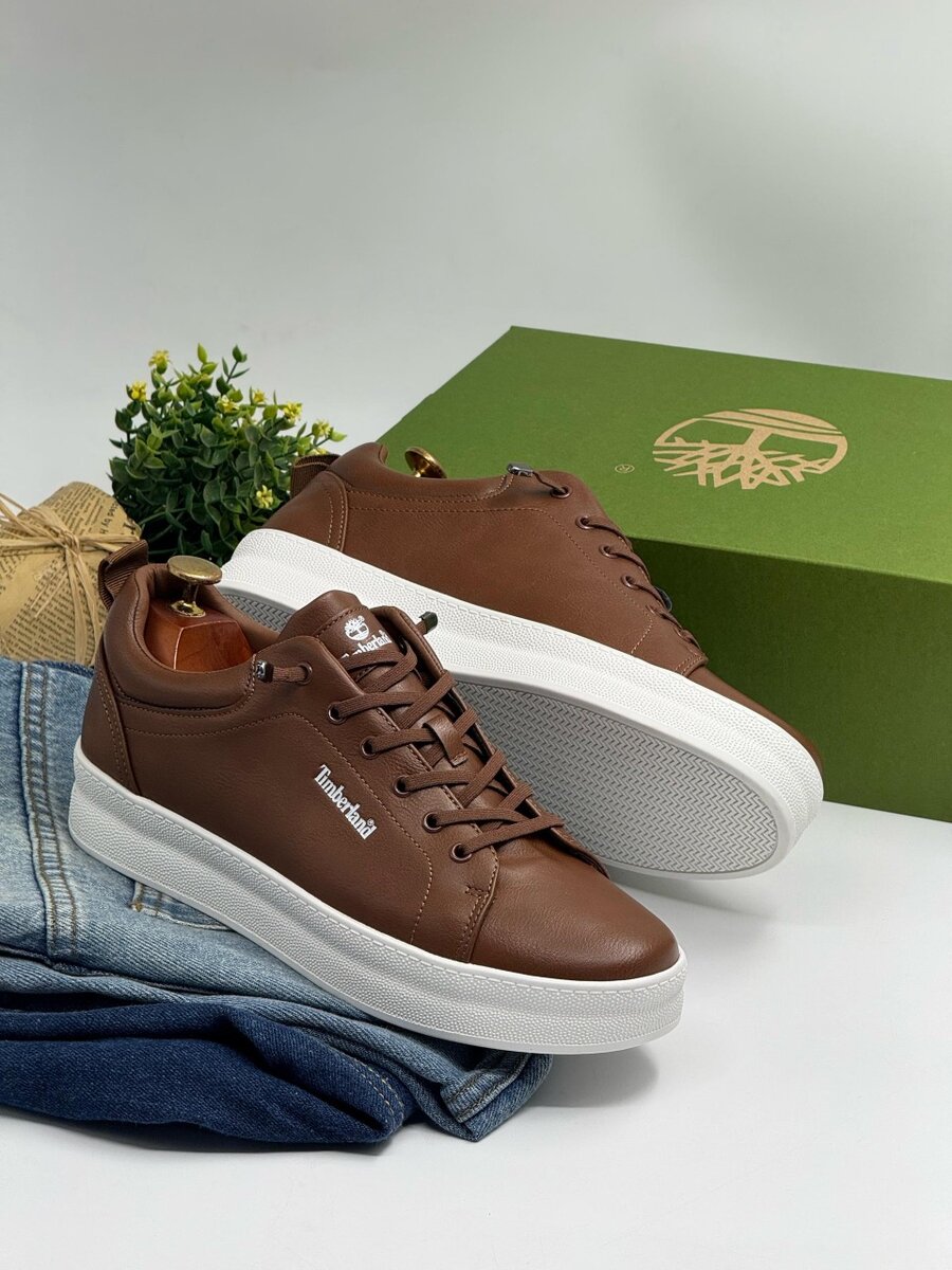 TIMBERLAND BROWN AND WHITE