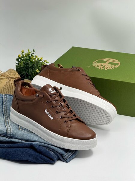 TIMBERLAND BROWN AND WHITE