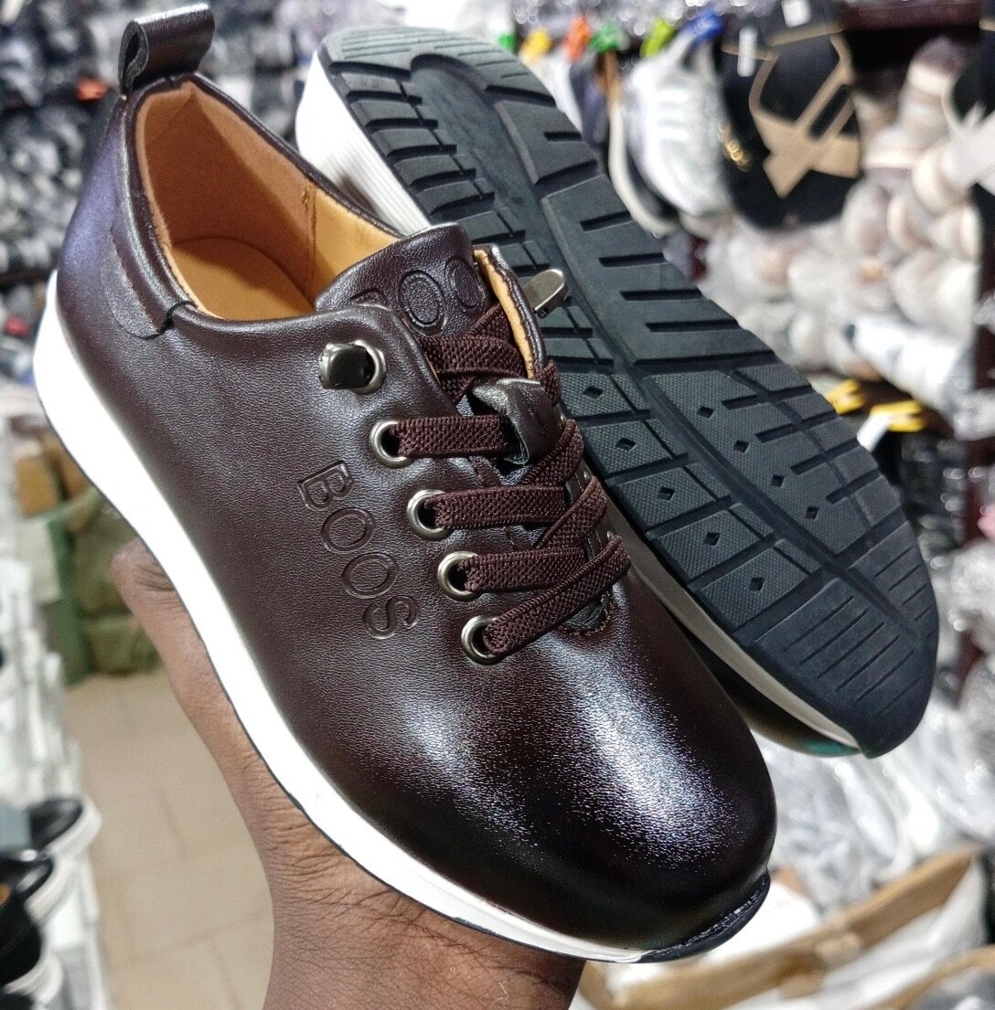 Chaussure boss pour enfant