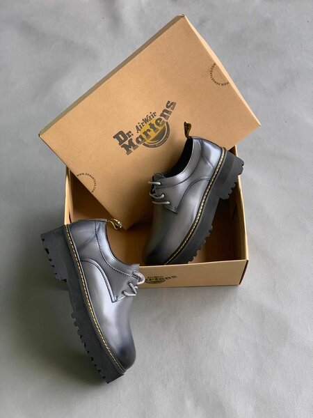 Chaussures en cuir robustes