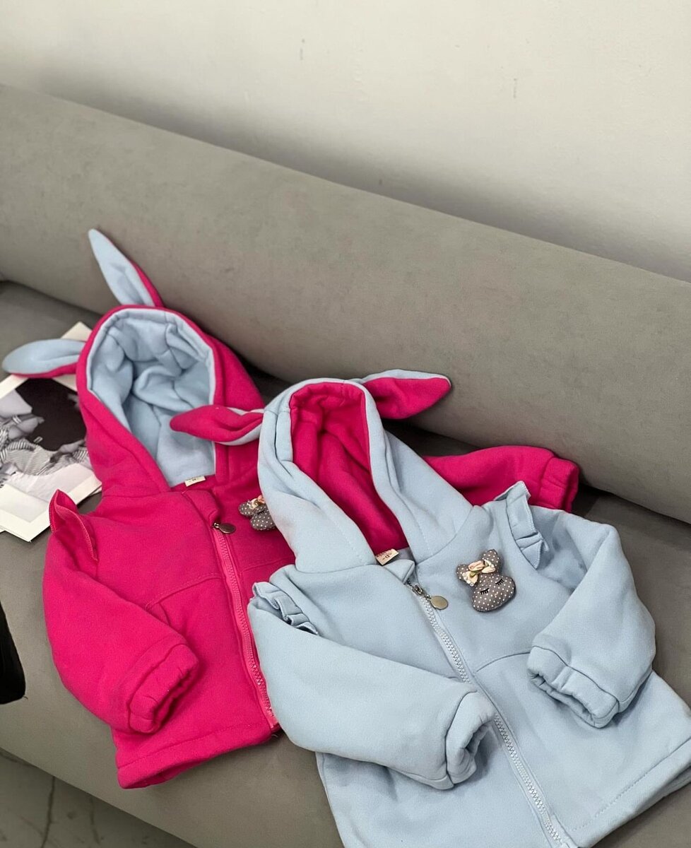 Яркие утеплённые кофточки на прохладные дни до малышек