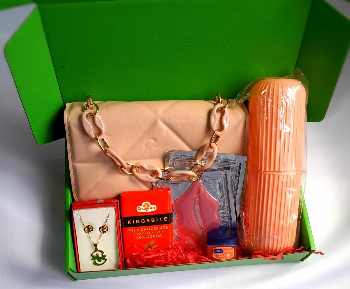 BEAUTIFUL VALS GIFT AND BIRTHDAY GIFT FOR WIFEE OR BAE